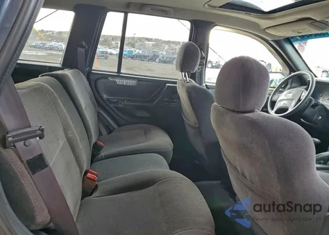 2001 Jeep Grand Cherokee Laredo z USA, uszkodzony, nr VIN 1J4GW48S11C678812